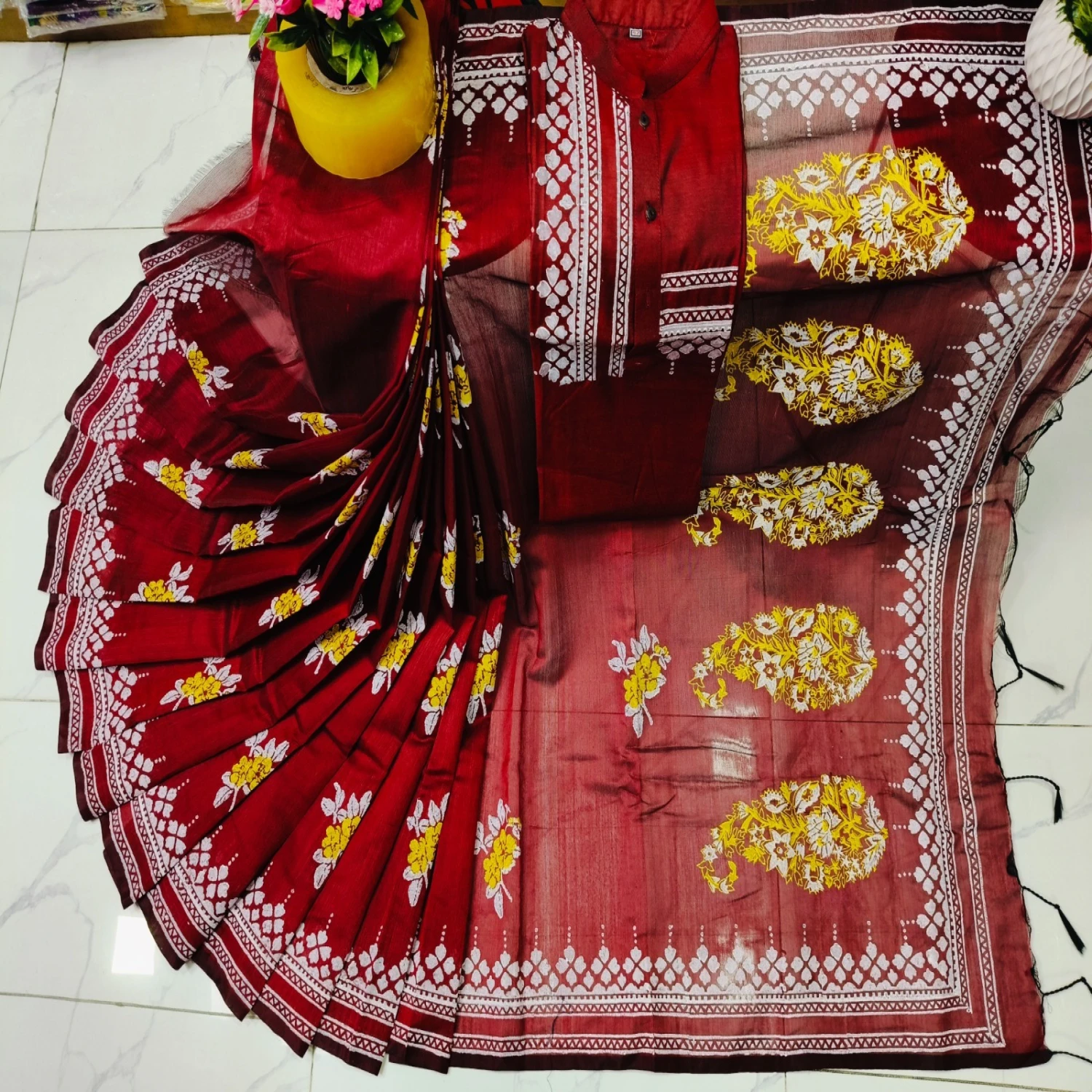 লাল-সাদা কাপল ড্রেস কালেকশন